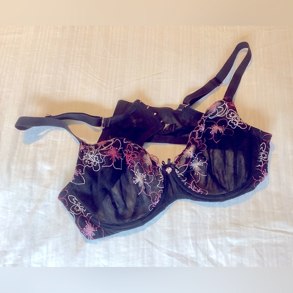 Oola brand black embroidered bra. - Picture 2 of 6